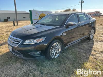 2010 Ford Taurus 4 Door Sedan