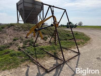 Danuser F8 3-Pt Post Hole Digger