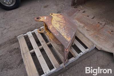 Case 580 12" Backhoe Bucket