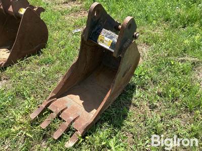 Geith 580SN 18" Loader Backhoe Bucket
