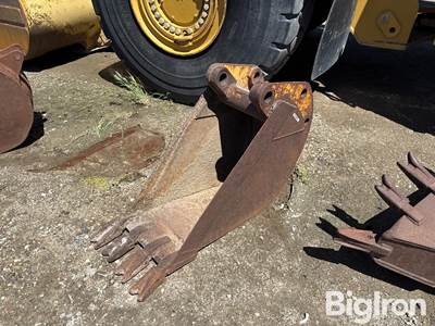 420 Backhoe Bucket