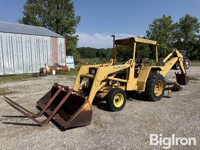 John Deere 410D Backhoe