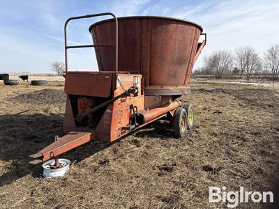 Farmhand 900A Hay Grinder