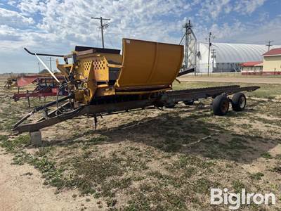 Haybuster 256 hay processor on self loading carrier