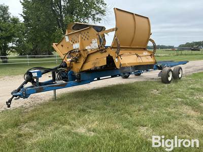 Haybuster 256 Bale Processor w/DW Bale Mover