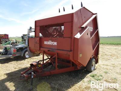 Hesston SP 10 Bale Feeder