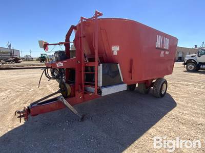 Jaylor 4650 Twin Auger Vertical Feed Mixer