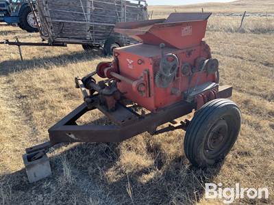 W-W 724-P Corn Grinder