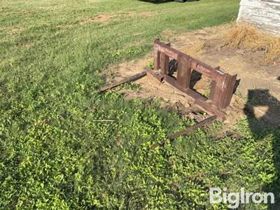 Quick Attach bale fork