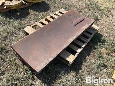 Farmhand F-11 Front Blade/Attachment Mount