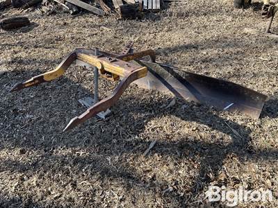 International 8' Rear Blade