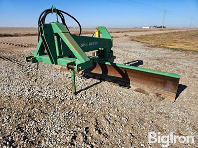 John Deere 155 3-Pt 10' Wide Hydraulic Blade