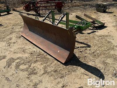 John Deere 524 9’ Dozer Blade