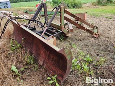 1980 John Deere 524 9' Dozer Blade