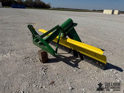 John Deere 5' 3-Pt Blade