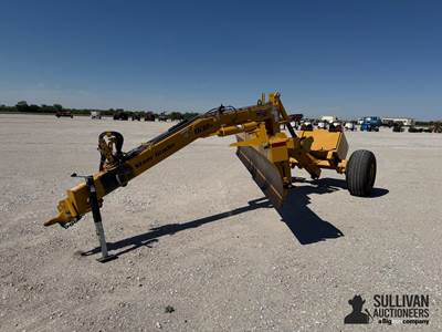 Landoll Icon 1632 RS 16' Pull-Type Rear Steer Grader Blade