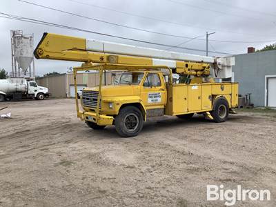 1985 Ford F700 S/A Bucket Truck