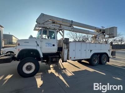1996 Ford L9000 T/A Bucket Truck