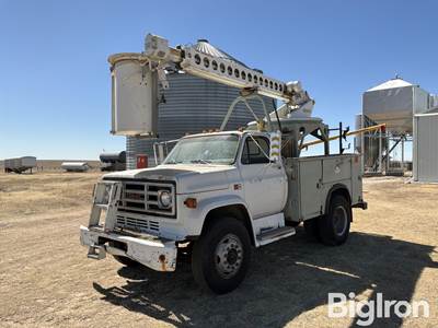 1985 GMC 7000 Bucket Truck w/Service Bed