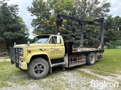 1987 GMC 7000 S/A Flatbed Boom Truck