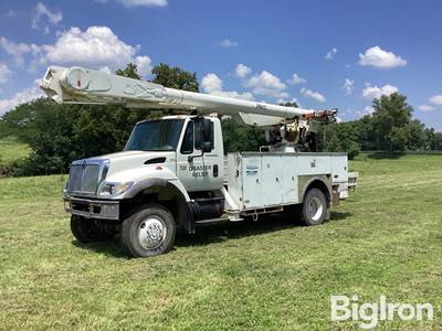 2007 International 7300 4x4 Altec Boom Utility Truck