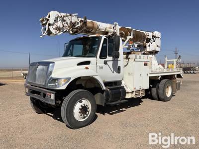 2005 International 7400 Digger Derrick Truck