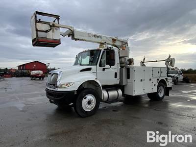 2011 International DuraStar 4400 S/A Bucket Truck