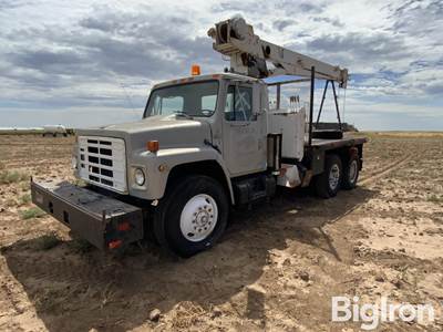1984 International F1954 T/A Boom Truck