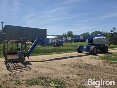1998 Genie S85 Boom Lift
