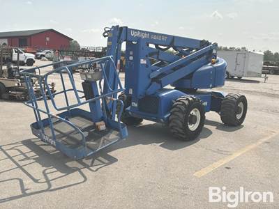 2000 UpRight RT 4x4 Boom Lift