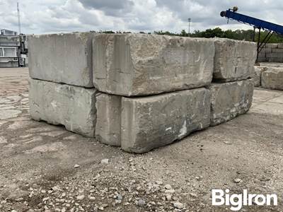 6' x 3' x 2.5' Interlocking Concrete Blocks