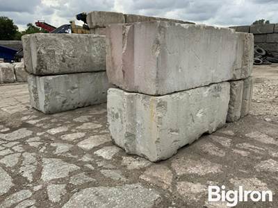 6' x 3' x 2.5' Interlocking Concrete Blocks