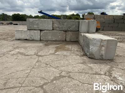 6' x 3' x 2.5' Interlocking Concrete Blocks
