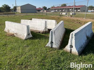 10’ Concrete Barriers