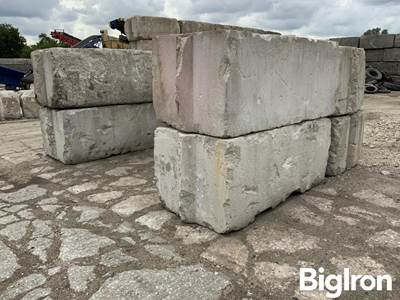 6' x 3' x 2.5' Interlocking Concrete Blocks