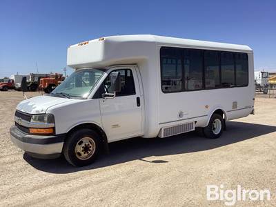 2012 Chevrolet 4500 16 Passenger Van