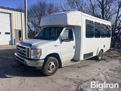 2011 Ford E450 Super Duty 2wd Accessible Shuttle Bus W/ Braun Lift