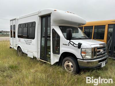 2014 Ford E450 Super Duty Senator II 14 Passenger Bus