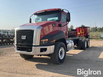 2017 Cat CT660 T/A Cab & Chassis Truck