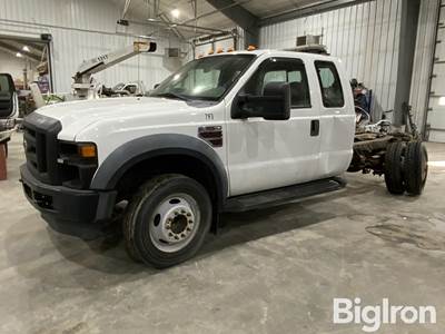 2008 Ford F550 XL Super Duty 2WD Extended Cab & Chassis