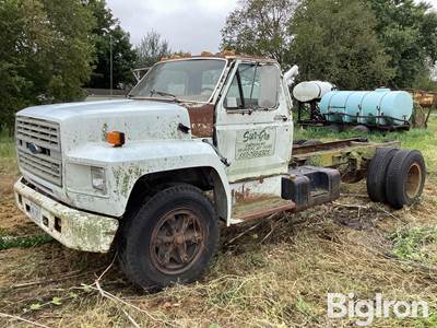 1991 Ford F700 S/A Cab & Chassis