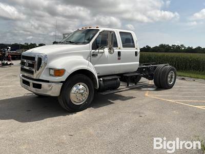 2012 Ford F750 S/A Crew Cab 4x4 Cab & Chassis
