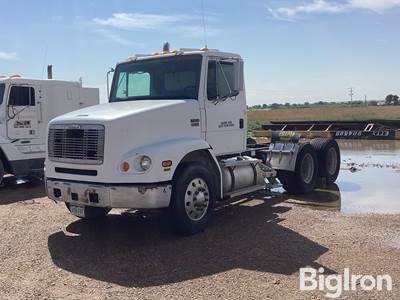 1999 Freightliner FL112 T/A Cab & Chassis