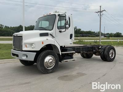 2009 Freightliner Business Class M2106 S/A Cab & Chassis