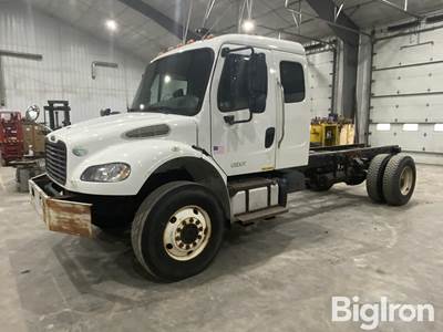 2015 Freightliner M2 4x4 Extended Cab & Chassis Truck