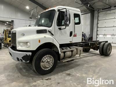 2010 Freightliner M2 4x2 Extended Cab & Chassis Truck