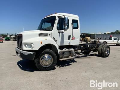 2010 Freightliner Business Class M2 Extended Cab & Chassis