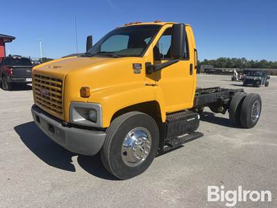2004 GMC 6500 S/A Cab & Chassis Truck