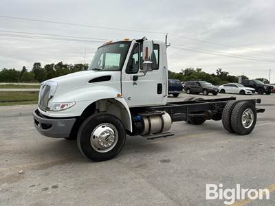 2019 International 4300 SBA 4x2 S/A Cab & Chassis