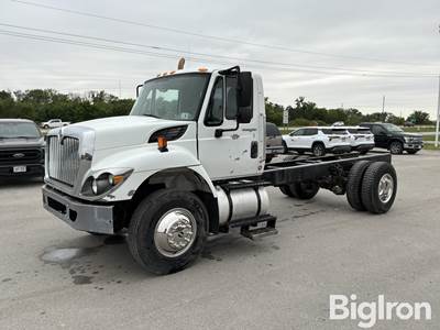 2013 International/Navistar 7300 SBA 4x2 Cab & chassis truck